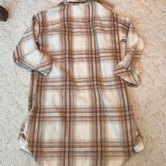 Arizona Jean Co. cream and tan flannel - Picture 3 of 7